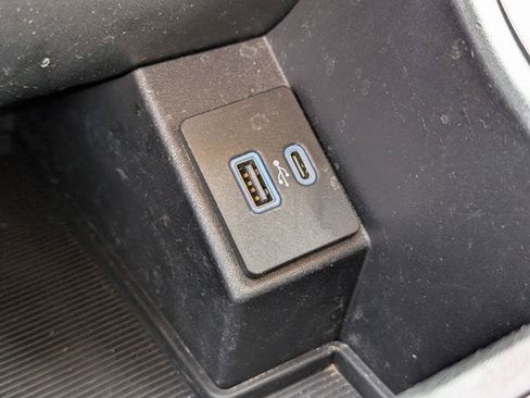 Used 2021 Ford Edge SE FWD image 16