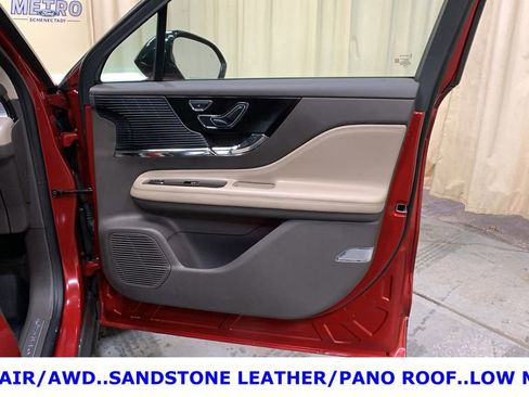 Used 2020 Lincoln Corsair AWD w/ Premium Package image 11