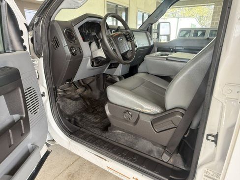 Used 2015 Ford F550 2WD Crew Cab Super Duty image 15