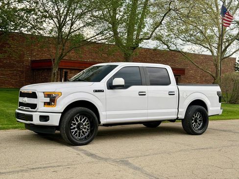 Used 2017 Ford F150 XL w/ Equipment Group 101A Mid image 2