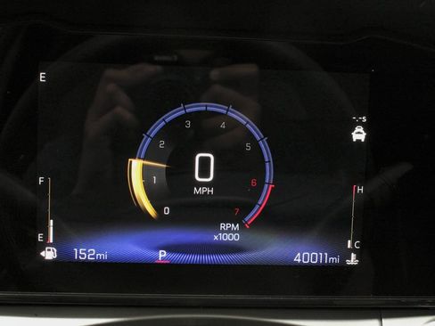 Used 2025 Chevrolet Trax LT FWD image 26