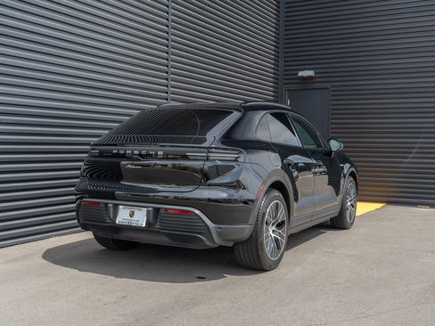 Used 2025 Porsche Macan Electric RWD image 9