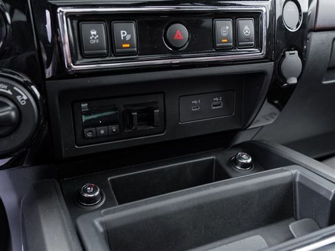 Used 2020 Nissan Titan Platinum Reserve AWD/4WD image 39