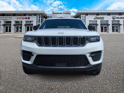 New 2026 Jeep Grand Cherokee Laredo X AWD/4WD image 3