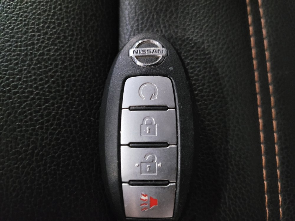 Used 2019 Nissan Kicks SR w/ SR Premium Package FWD image 32