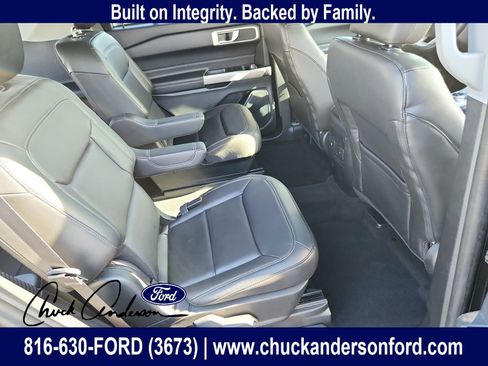 Used 2023 Ford Explorer XLT w/ Equipment Group 202A AWD/4WD image 28