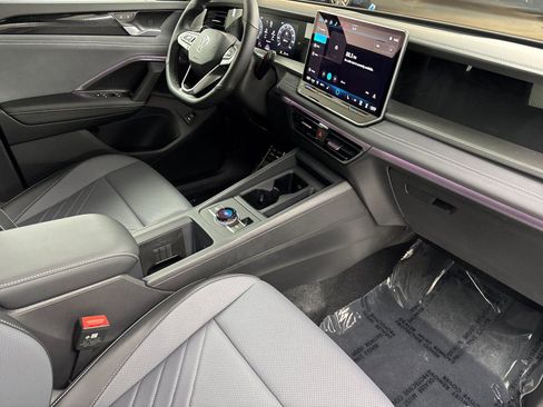 New 2026 Volkswagen Tiguan SE R-Line AWD/4WD image 15