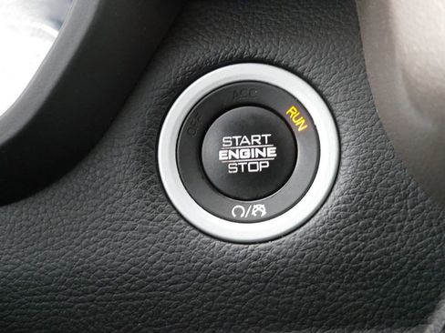 Used 2019 RAM 1500 Laramie image 54