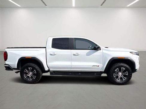 Used 2024 GMC Canyon AT4 w/ AT4 Premium Package AWD/4WD image 5