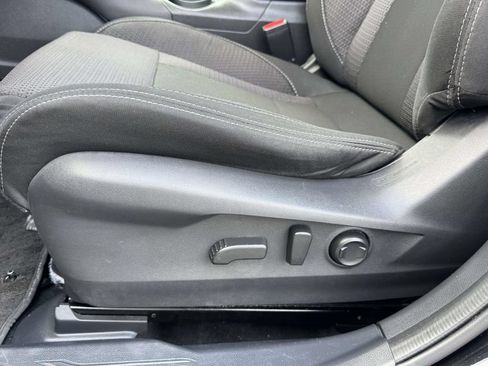 Used 2023 Subaru Outback Premium AWD/4WD image 17
