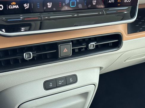 New 2025 Volkswagen ID. Buzz Pro S Plus image 23