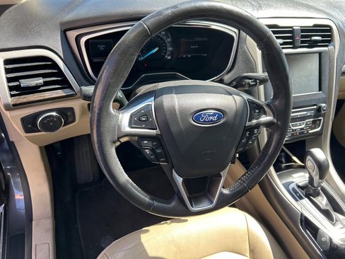 Used 2016 Ford Fusion SE w/ Equipment Group 202A image 13