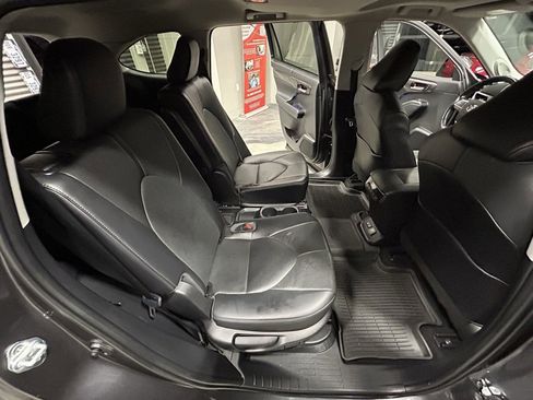 Used 2022 Toyota Highlander Limited image 46