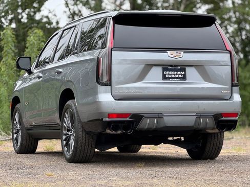 Used 2023 Cadillac Escalade V AWD/4WD image 5