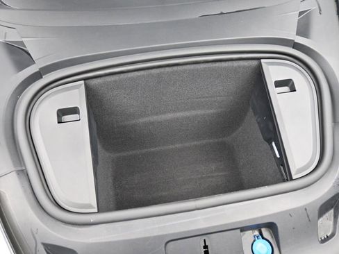 Certified 2024 Porsche Taycan RWD image 33