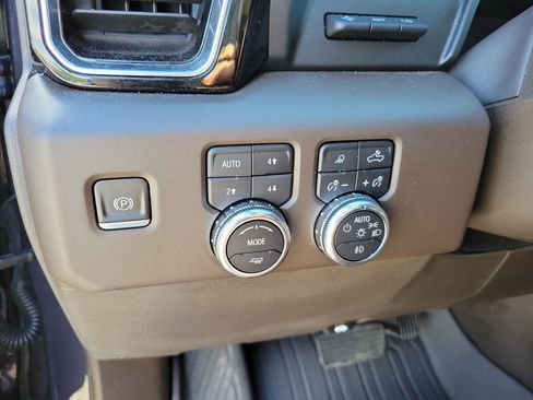 Used 2022 GMC Sierra 1500 Denali w/ Denali Reserve Package image 32