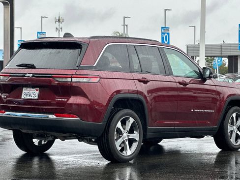 Used 2024 Jeep Grand Cherokee Limited w/ Luxury Tech Group II image 4