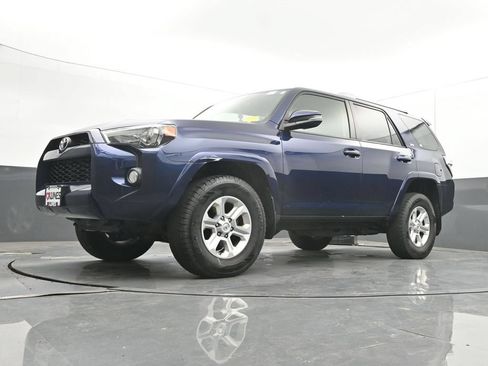 Used 2018 Toyota 4Runner SR5 Premium AWD/4WD image 38