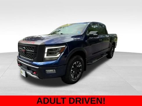 Used 2022 Nissan Titan PRO-4X w/ Pro-4x Convenience Package AWD/4WD image 2