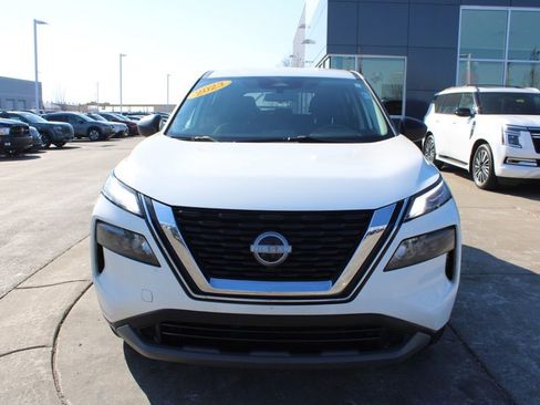 Used 2023 Nissan Rogue S image 2