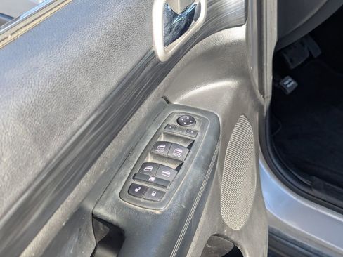 Used 2020 Jeep Grand Cherokee Laredo AWD/4WD image 26