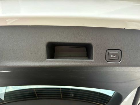 Used 2026 Buick Enclave Preferred AWD/4WD image 8