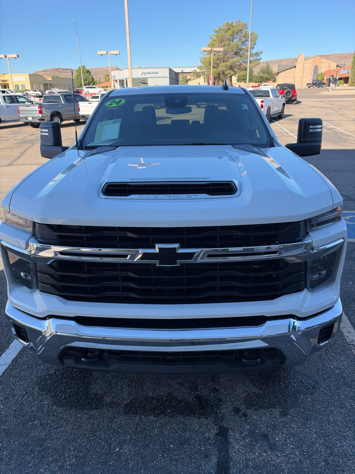Used 2024 Chevrolet Silverado 2500 LT AWD/4WD image 6