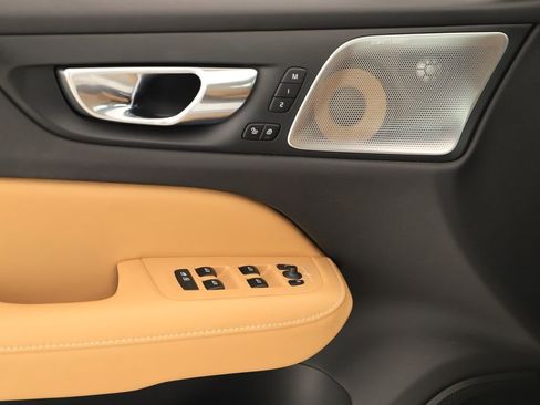 Used 2020 Volvo S60 T6 Inscription image 22