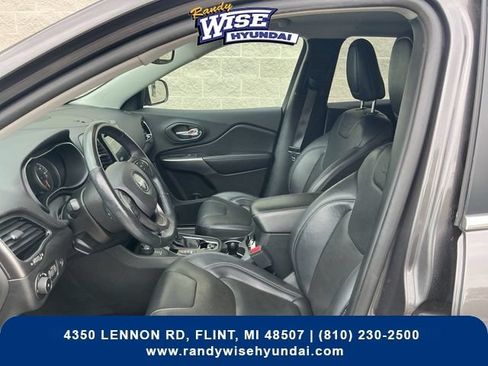 Used 2019 Jeep Cherokee Limited AWD/4WD image 11