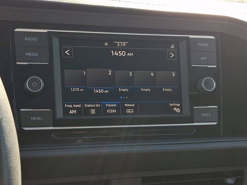 Used 2021 Volkswagen Jetta SE w/ SE Cold Weather Package image 17