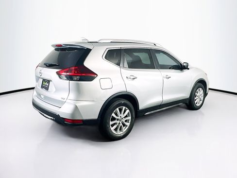 Used 2018 Nissan Rogue SV w/ Premium Package image 9