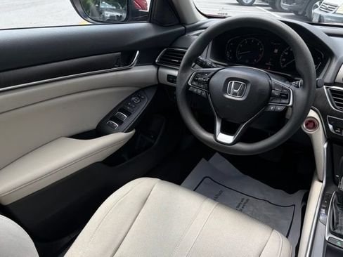 Used 2020 Honda Accord EX image 31