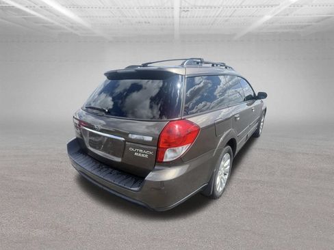 Used 2009 Subaru Outback 2.5i Limited AWD/4WD image 3