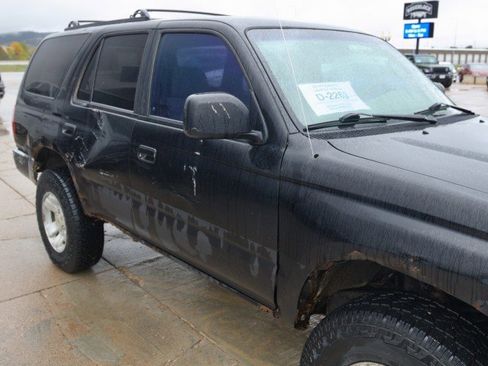 Used 2000 Toyota 4Runner SR5 image 10