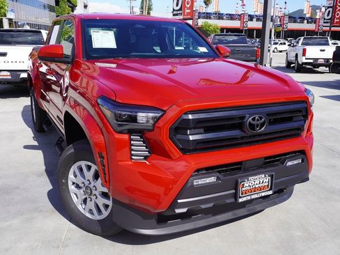 Certified 2026 Toyota Tacoma SR5 image 2