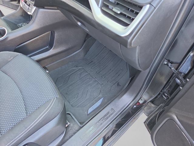 Used 2024 GMC Terrain SLE w/ LPO, Floor Liner Package FWD image 33