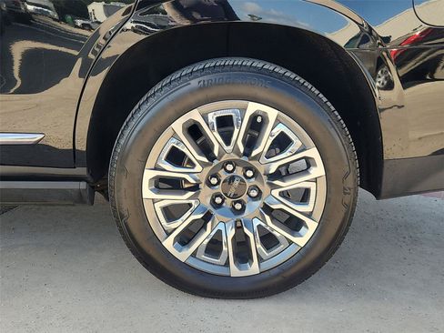 Used 2024 GMC Yukon Denali Ultimate AWD/4WD image 34