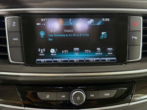 Used 2019 Buick Enclave Essence AWD/4WD image 17