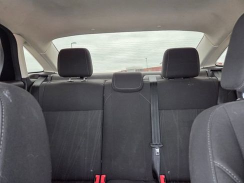 Used 2015 Ford Focus SE w/ SE Cold Weather Package image 29