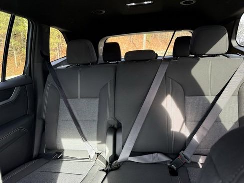 Used 2025 GMC Acadia Elevation image 15