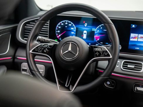 Used 2025 Mercedes-Benz GLE 450 4MATIC image 10