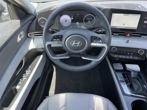 New 2026 Hyundai Elantra Limited FWD image 19