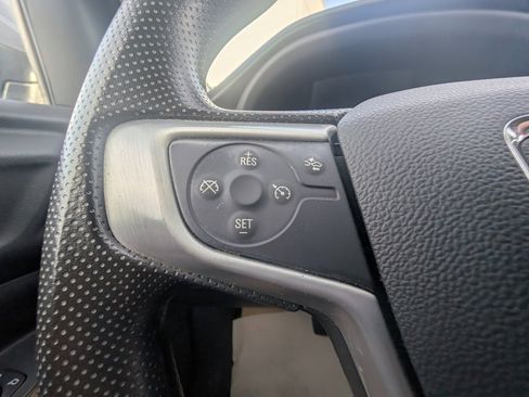 Used 2021 GMC Acadia SLE image 22