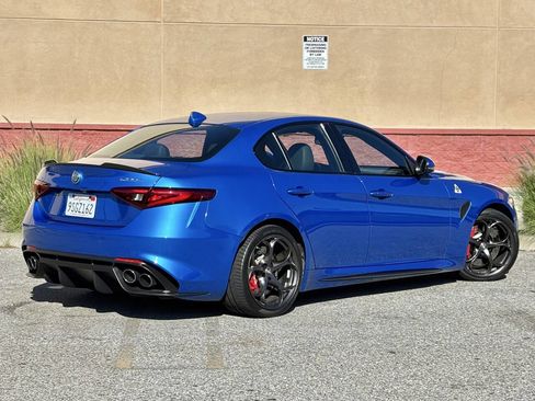 Used 2017 Alfa Romeo Giulia Quadrifoglio image 7