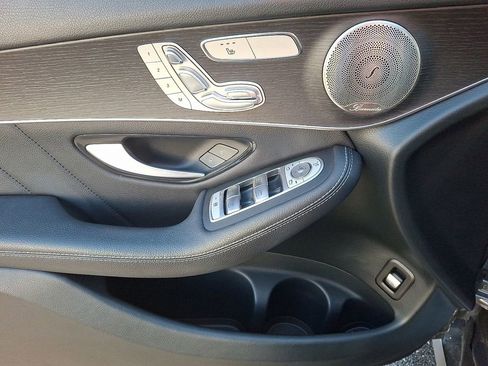 Used 2021 Mercedes-Benz GLC 300 4MATIC image 12