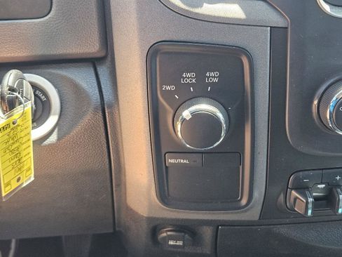 Used 2015 RAM 2500 Tradesman w/ Chrome Appearance Group AWD/4WD image 9