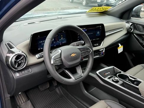 New 2026 Chevrolet Equinox LT w/ Convenience Package II AWD/4WD image 19