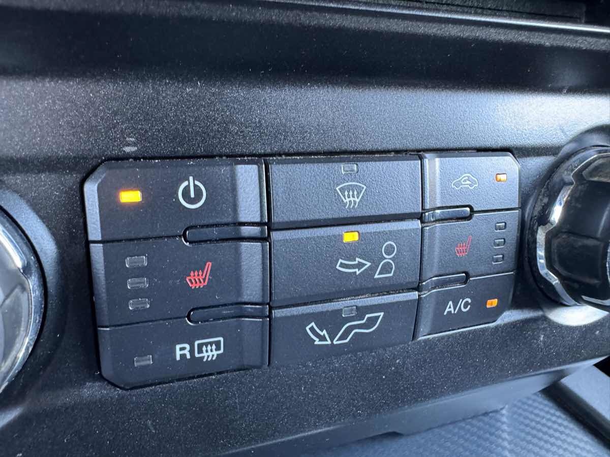 Used 2018 Ford F150 XLT w/ Equipment Group 302A Luxury AWD/4WD image 31