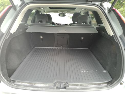 Used 2024 Volvo XC60 B5 Plus w/ Climate Package AWD/4WD image 8