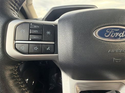 Used 2024 Ford Expedition Max XLT image 23